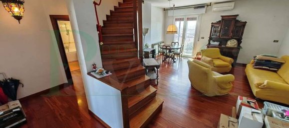 4 bedrooms Duplex in Rimini, Italy No. 284655 4