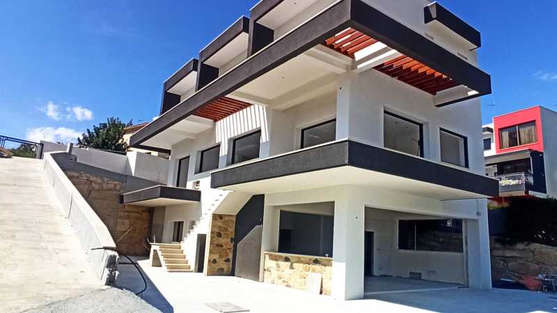 5 bedrooms Villa in Germasogeia, Cyprus No. 21426