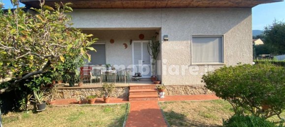 2 bedrooms Villa in Camaiore, Italy No. 323936 3