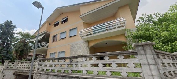 2-salle Appartement à Moncalieri, Italy No. 10389 16