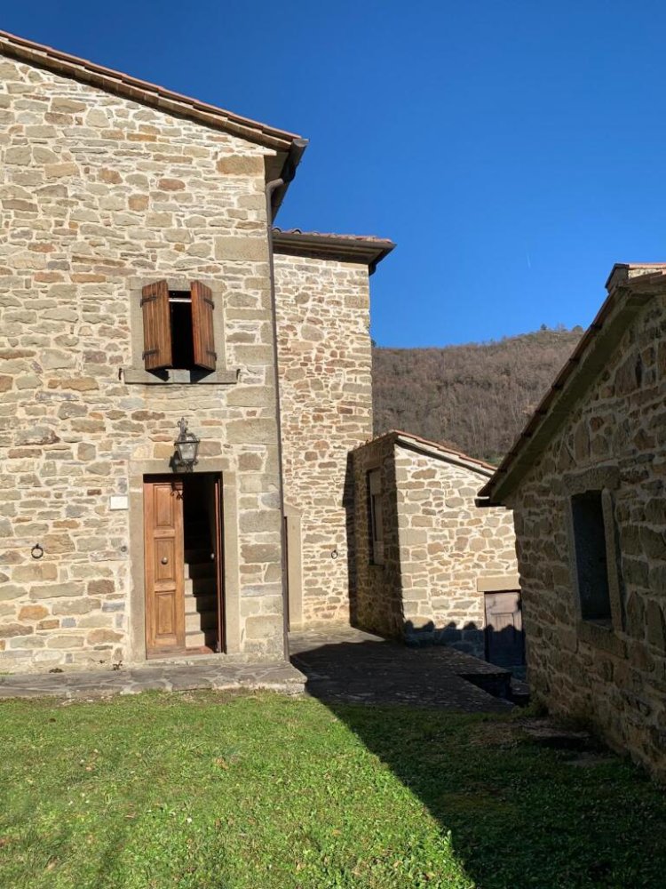 2 bedrooms Villa in Talla, Italy No. 53021