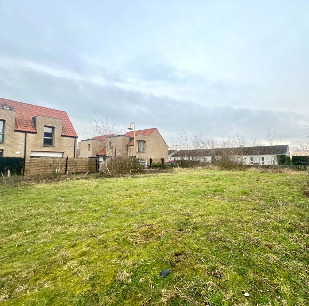 1150m² Land in Marck, France No. 270345