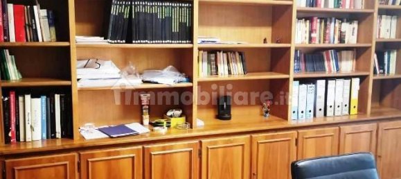 5 rooms Office in Turin, Italy No. 320207 20
