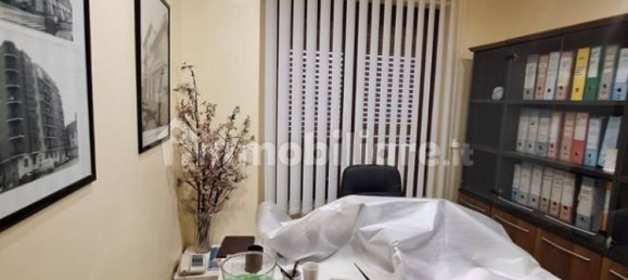 5 rooms Office in Turin, Italy No. 320207 14