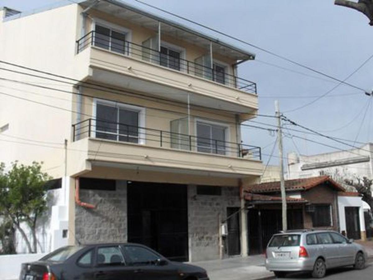 Estudio en Tres de Febrero, Argentina No. 7499