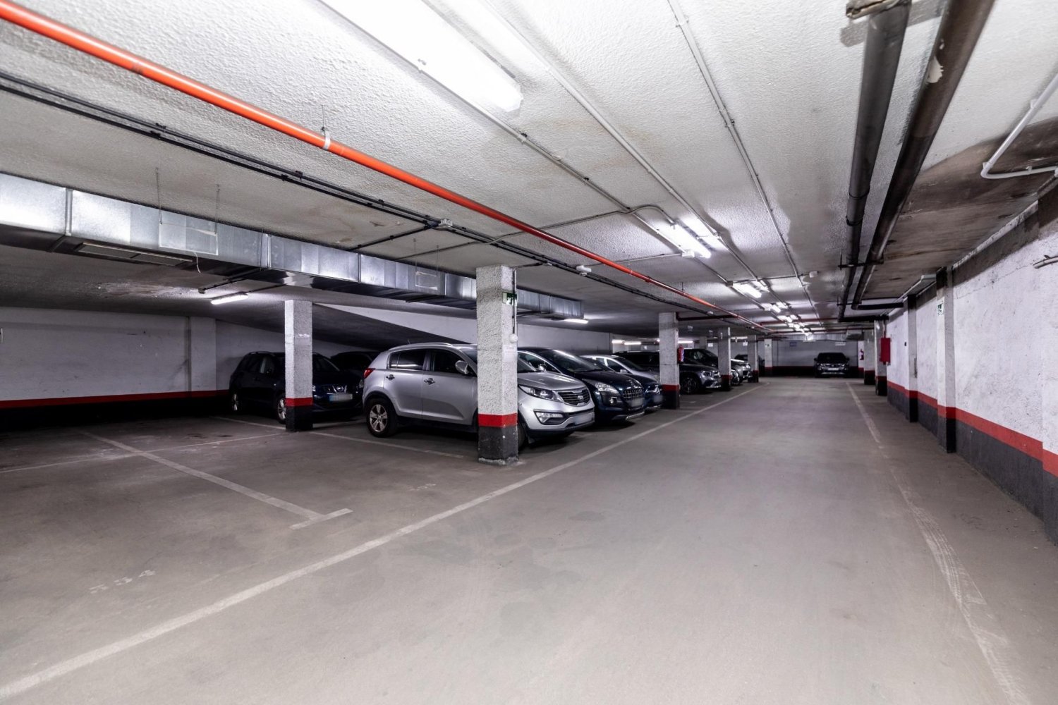13m² Garage in Madrid, Spain No. 118547