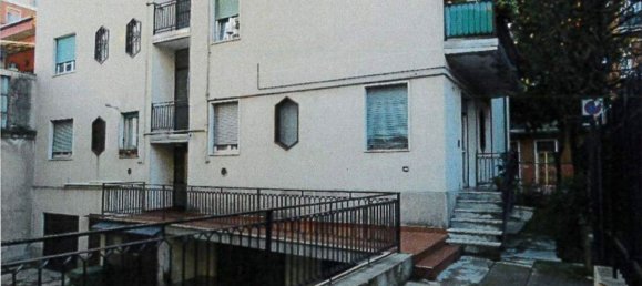 2 rooms Apartment in Baranzate, Italy No. 187499 7