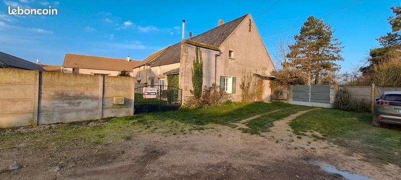 Casa de 3 dormitorios en Sainville, France No. 83205