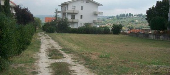 1400m² Land in Castel Frentano, Italy No. 68658 9
