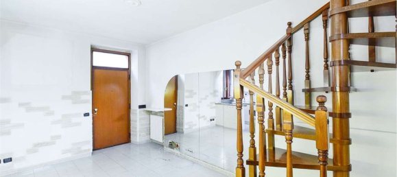 3-salle Duplex à Desio, Italy No. 228300 2