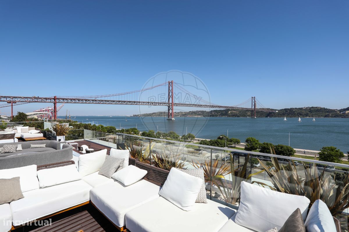 2 bedrooms Apartment in Lisbon, Portugal No. 143918