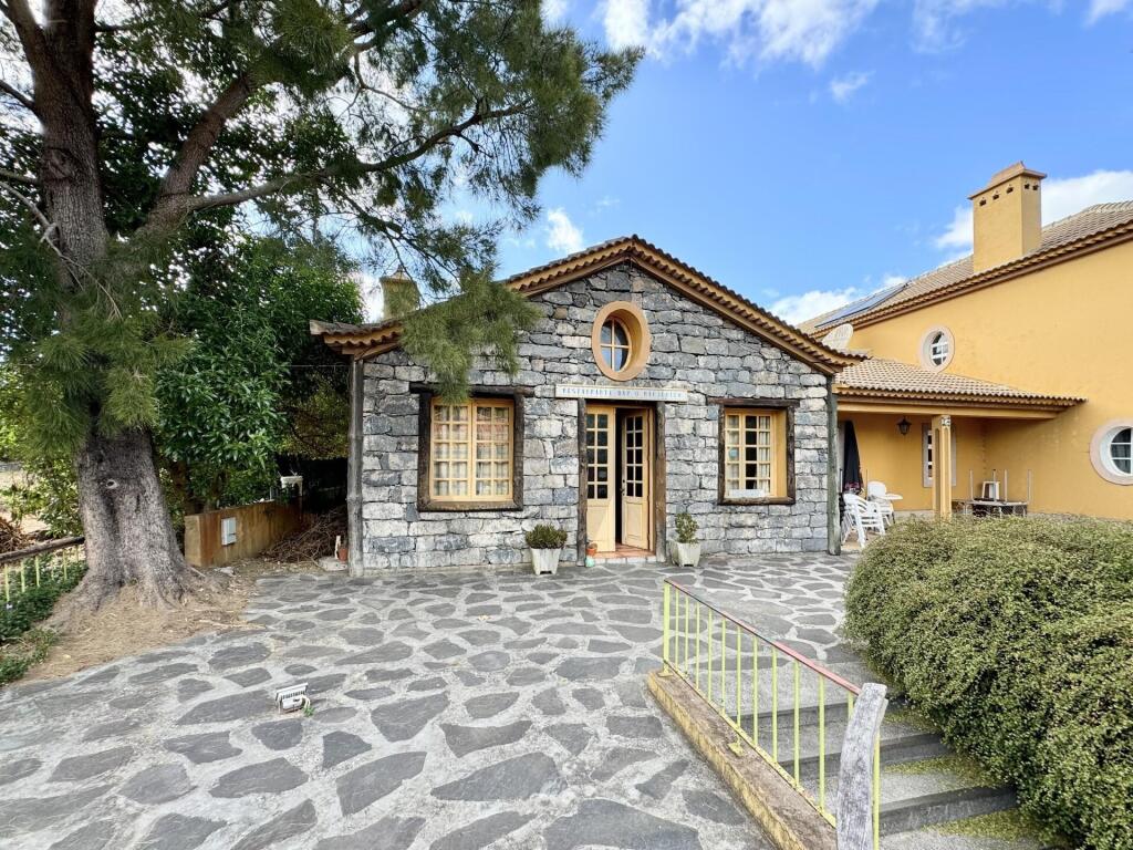 4 bedrooms House in Calheta, Portugal No. 320828