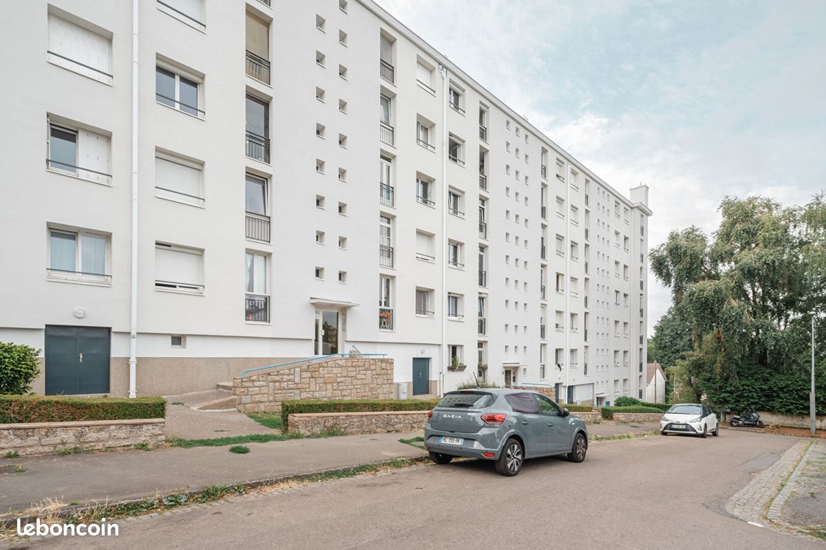 2 bedrooms Apartment in Nantes, France No. 337728