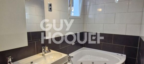 Квартира с 2 спальнями в Марсель, Франция № 342640 3