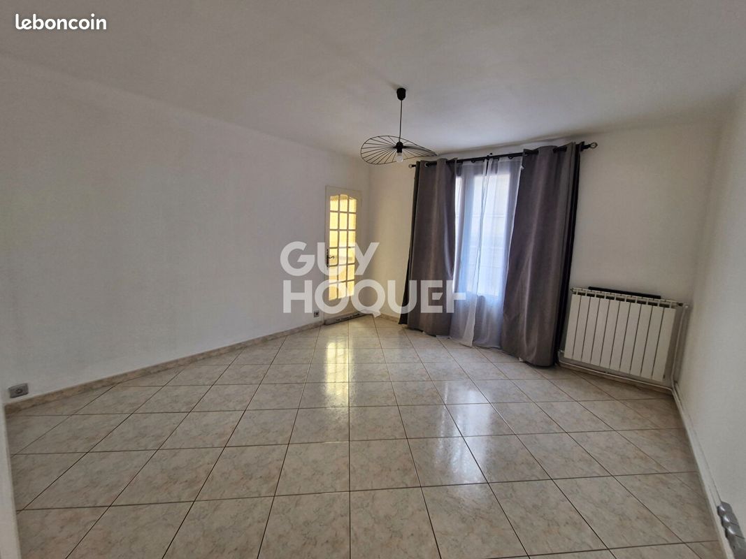 Квартира с 2 спальнями в Марсель, Франция № 342640