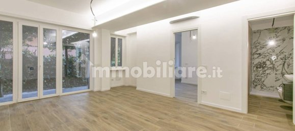1 bedroom Apartment in Rome, Italy No. 225562 11