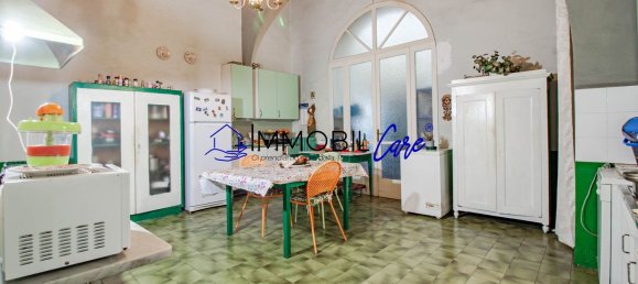 7 rooms Apartment in Livorno, Italy No. 103007 10