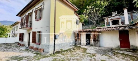 Villa de 3 divisões em Gardone Riviera, Italy N.º 156872 2