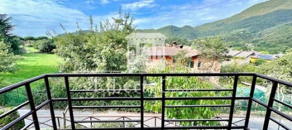 Villa de 3 divisões em Gardone Riviera, Italy N.º 156872 3