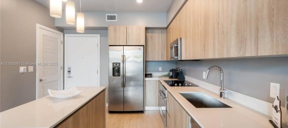 1 dormitorio propiedad comercial en venta en Miami, Miami-Dade, Florida, USA № 615197 11