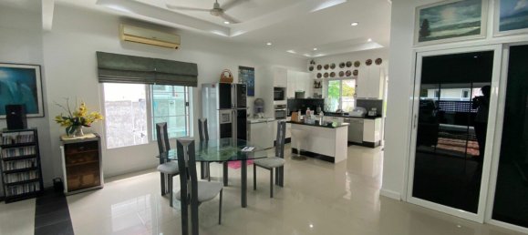 3.5 bedrooms Villa in Bang Tao, Thailand No. 11020 6