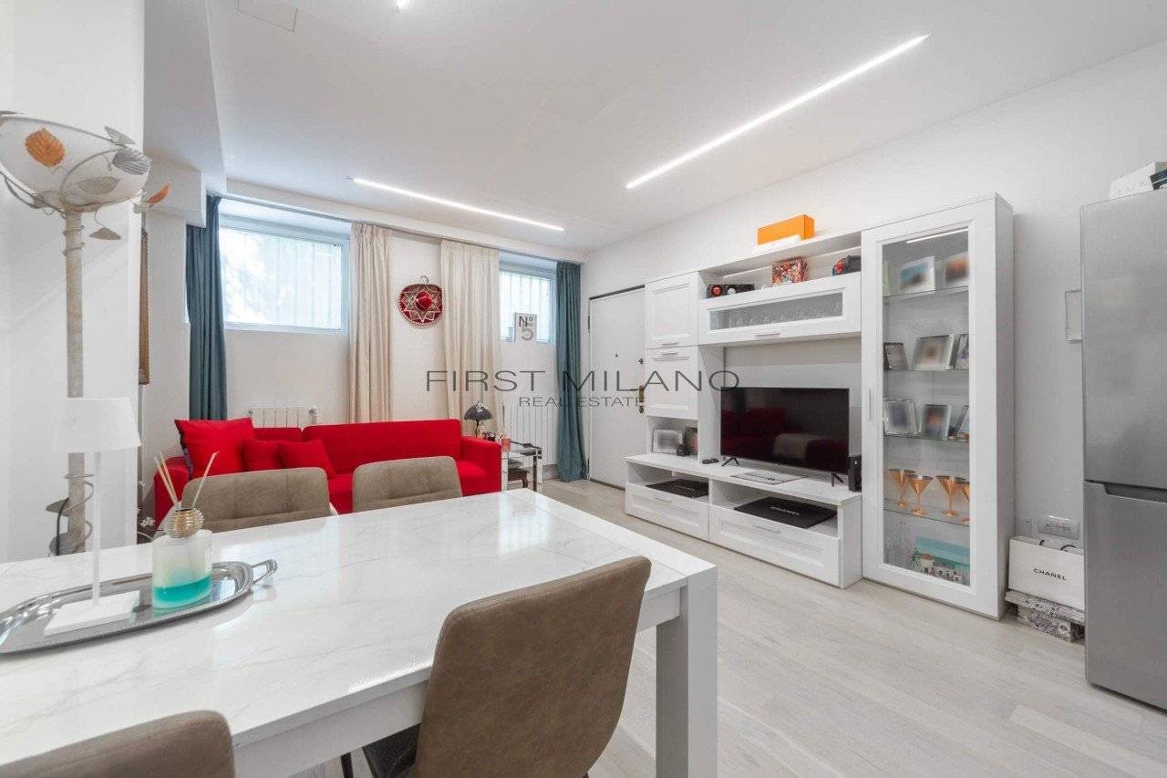 Квартира с 2 спальнями в Милан, Италия № 379723