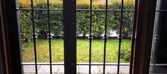 2-salle Appartement à Castel Mella, Italy No. 132929 10