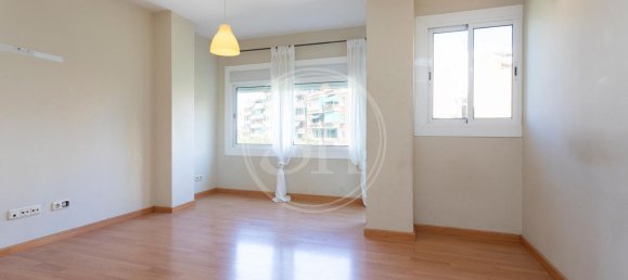 Apartamento de 3 dormitorios en Eixample, Spain No. 170669 3