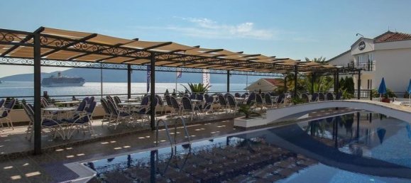 47 bedrooms Land in Herceg Novi, Montenegro No. 167 5