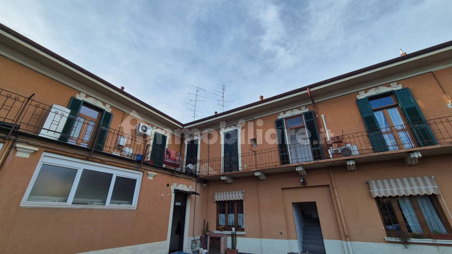 2 bedrooms Apartment in Castellanza, Italy No. 341519