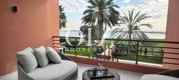 5 bedrooms Villa in Abu Dhabi, UAE No. 18518 5