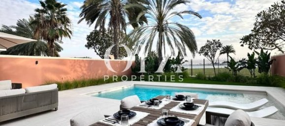 5 bedrooms Villa in Abu Dhabi, UAE No. 18518 3