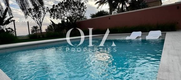 5 bedrooms Villa in Abu Dhabi, UAE No. 18518 2