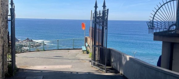 Apartamento de 3 habitaciónes en Genoa, Italy No. 299804 10