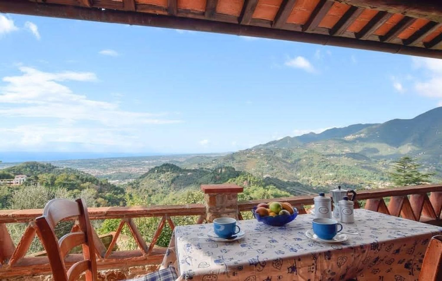 10 rooms House in Massarosa, Italy No. 129017