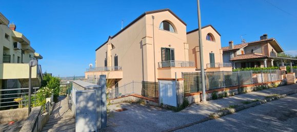 5 rooms House in Saludecio, Italy No. 90800 2