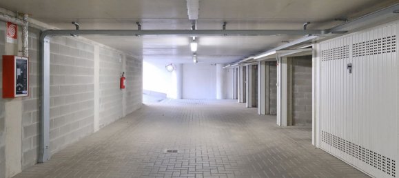  مرآب في Parma, Italy 27متر مربع رقم 155319 2