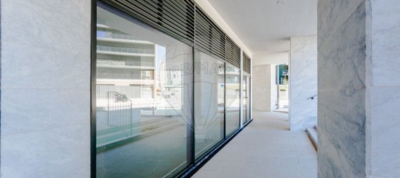 Propriété commerciale à Lisbon, Portugal 118m² No. 74038 8