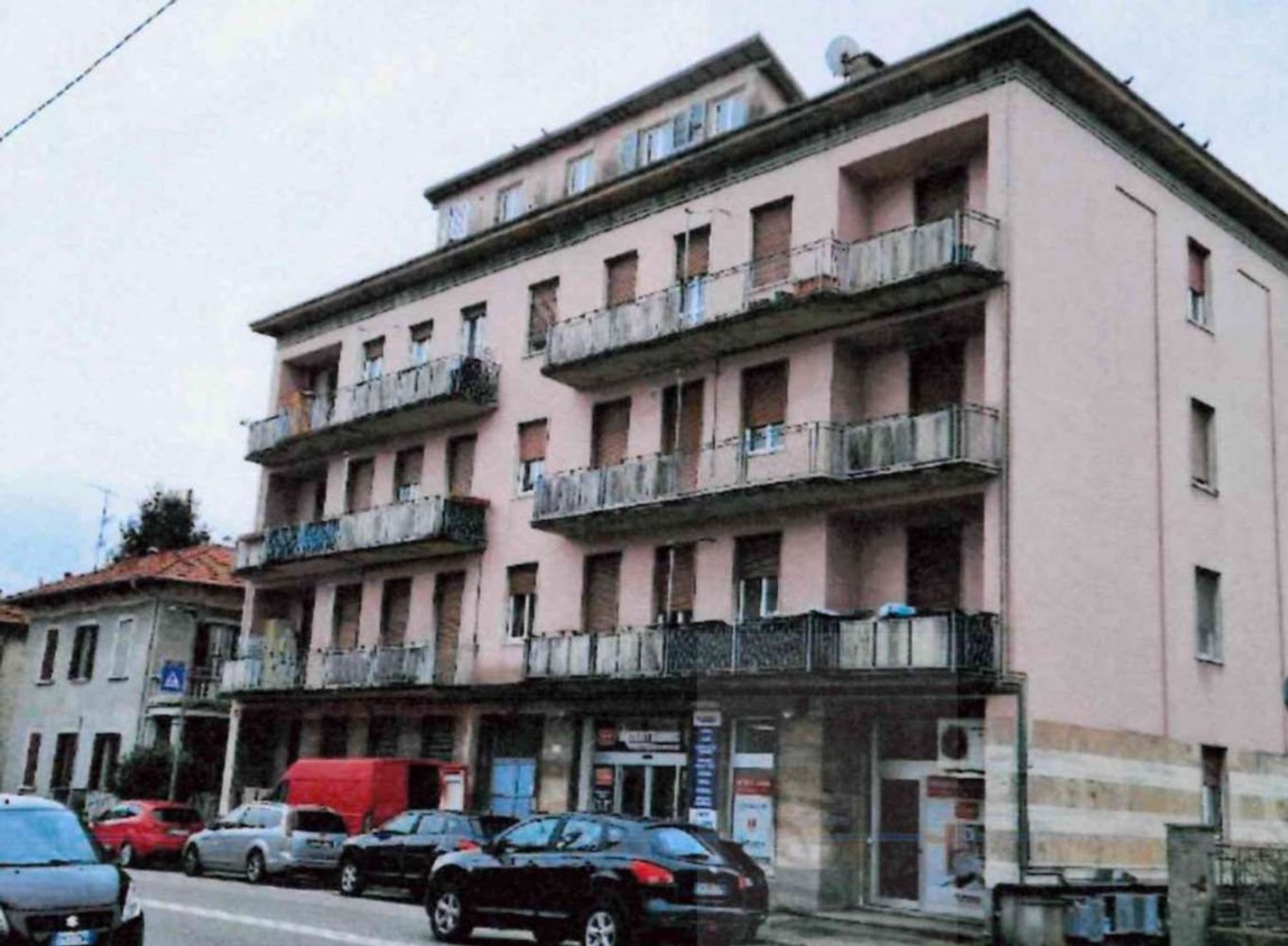 4 rooms Apartment in Varese, Italy No. 11290