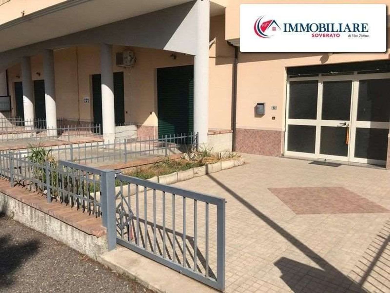66m² Warehouse in Satriano, Italy No. 105451