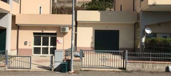 66m² Warehouse in Satriano, Italy No. 105451 4
