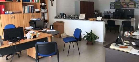 66m² Warehouse in Satriano, Italy No. 105451 2