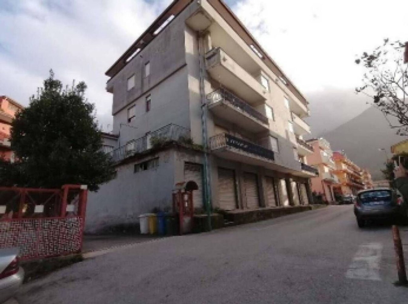 Apartamento de 5 habitaciónes en Solofra, Italy No. 95645
