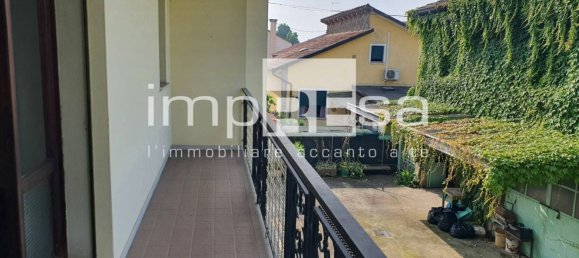 Дом с 6 комнатами в Мартеллаго, Италия № 61763 2