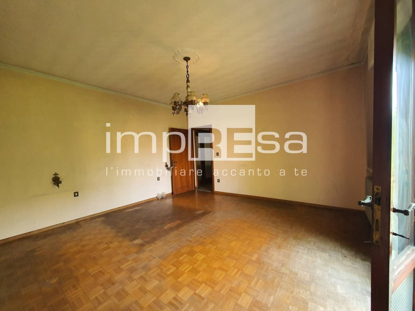 Дом с 6 комнатами в Мартеллаго, Италия № 61763