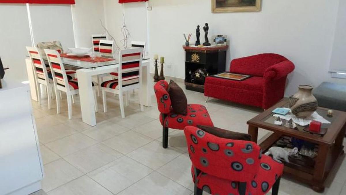 3 bedrooms Farm in Esteban Echeverria, Argentina No. 39212