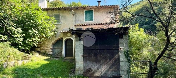 3 bedrooms House in Caprino Veronese, Italy No. 322689 10