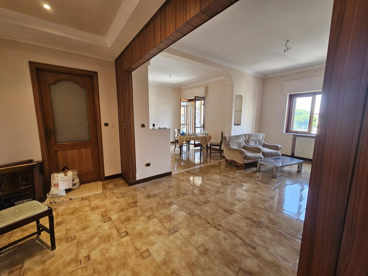 4 rooms Apartment in Catanzaro, Italy No. 9588
