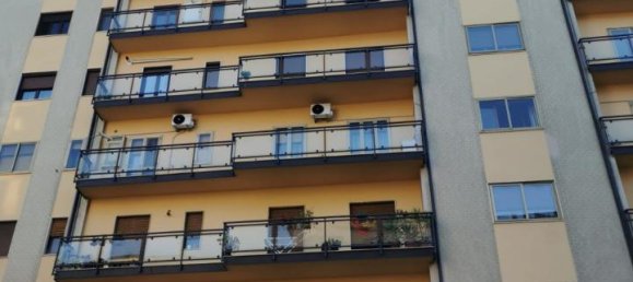 4 rooms Apartment in Catanzaro, Italy No. 9588 15