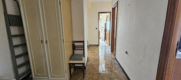 4 rooms Apartment in Catanzaro, Italy No. 9588 92